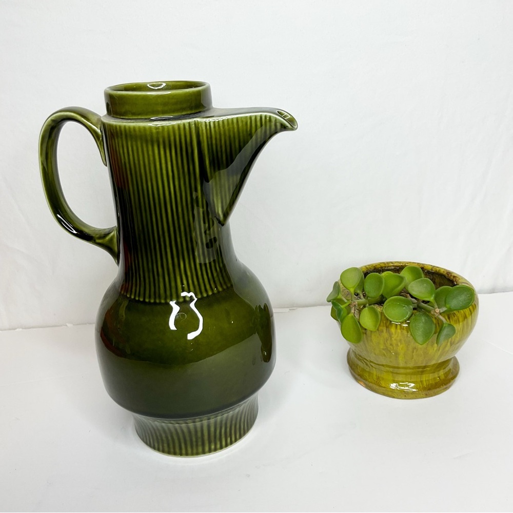 Vintage Arklow Ireland Olive Green Ribbed Ceramic Pitcher - Picture 2 of 6